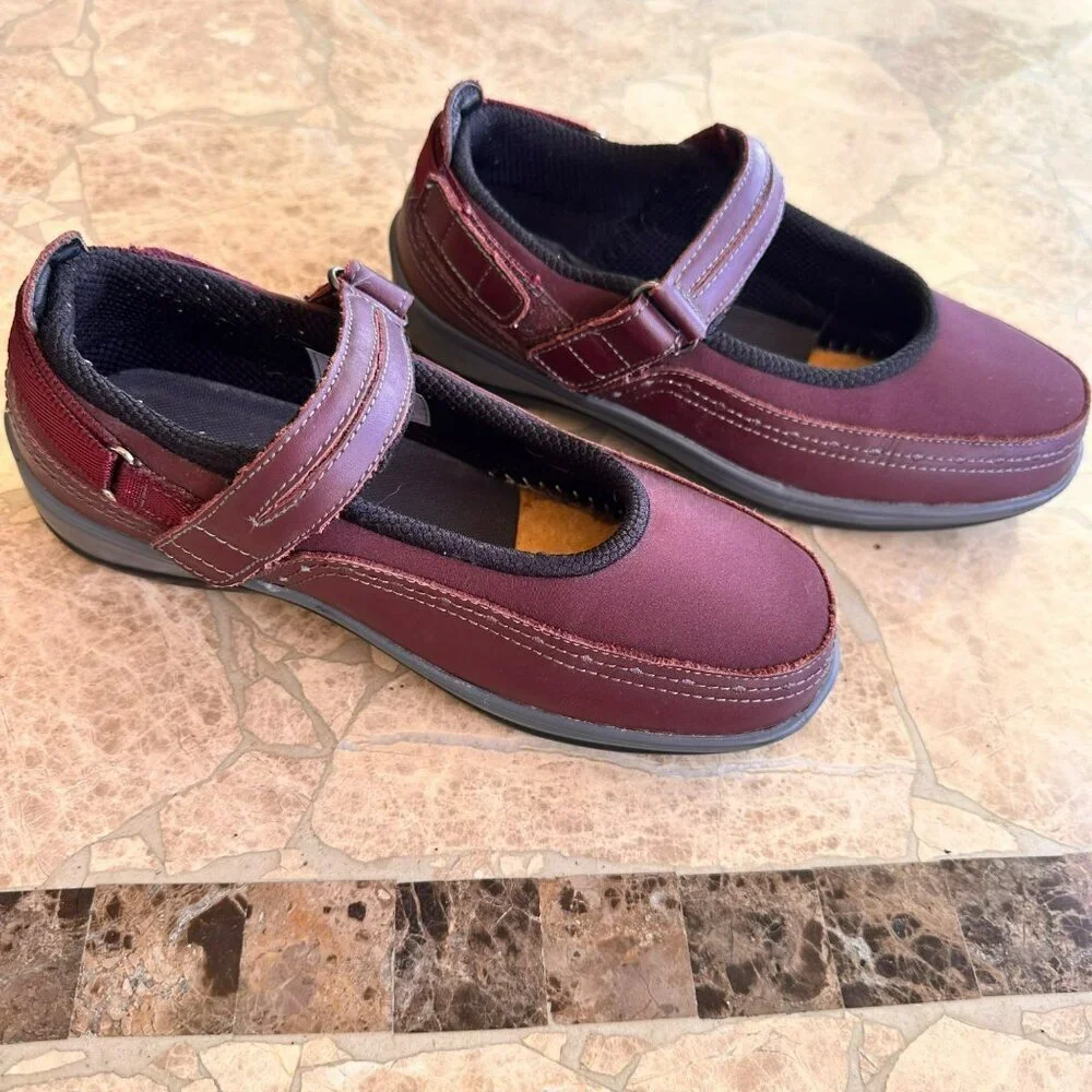 OrthoFeet Mary Jane Shoe Women 6.5 B WIDE Heel Strap Comfort Ergonomic Diabetic‎